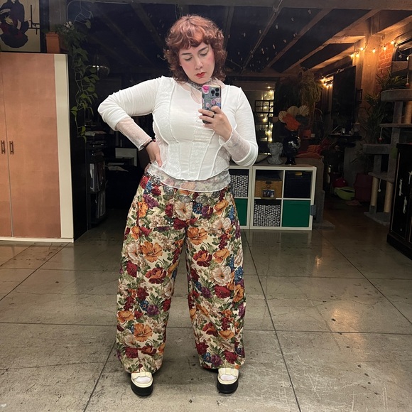 🟠449B. Floral Tapestry Barrel Pants - Picture 2 of 8